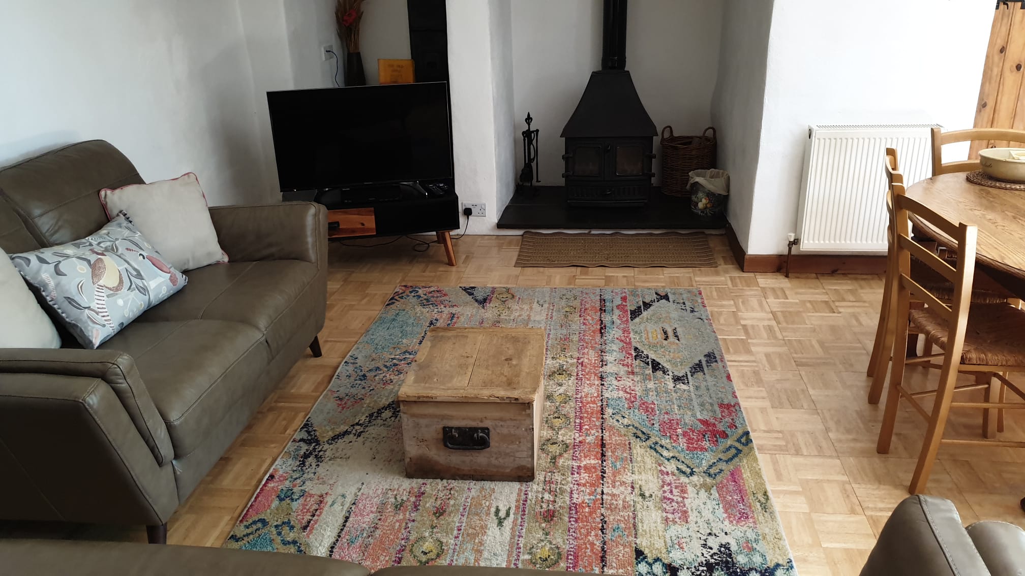 The Old Apple Tallet - Image 1